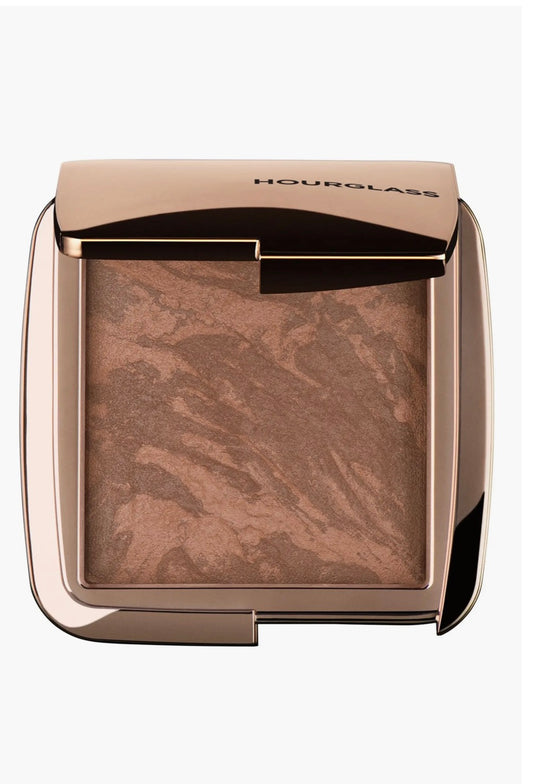 Hourglass Ambient Lighting Bronzer – Radiant Bronze Light